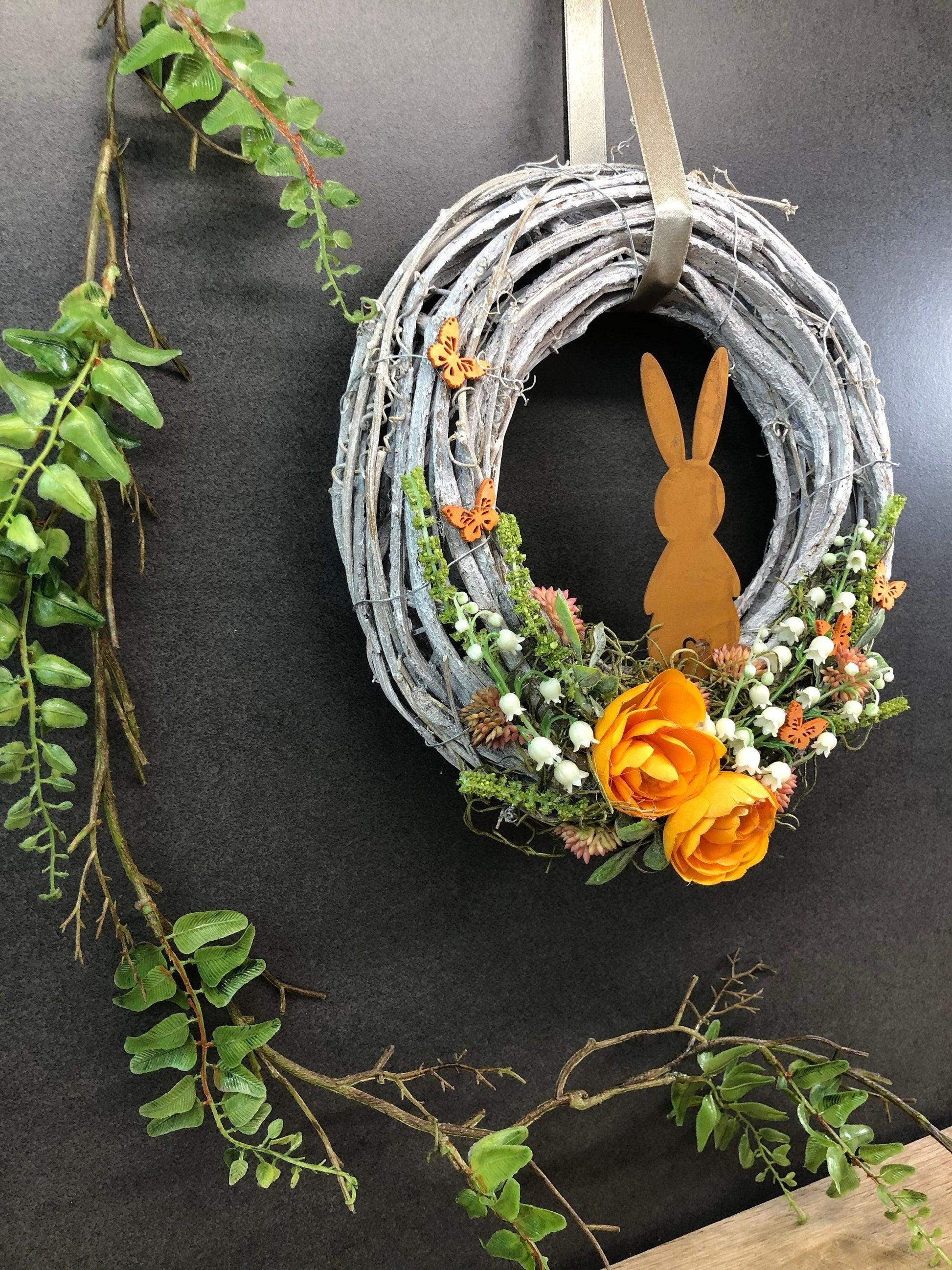 Osterkranz Türdeko Wunschfarbe – Frühlingskranz mit Hasen & Maiglöckchen – Türkranz – SarahsFlowerStudio