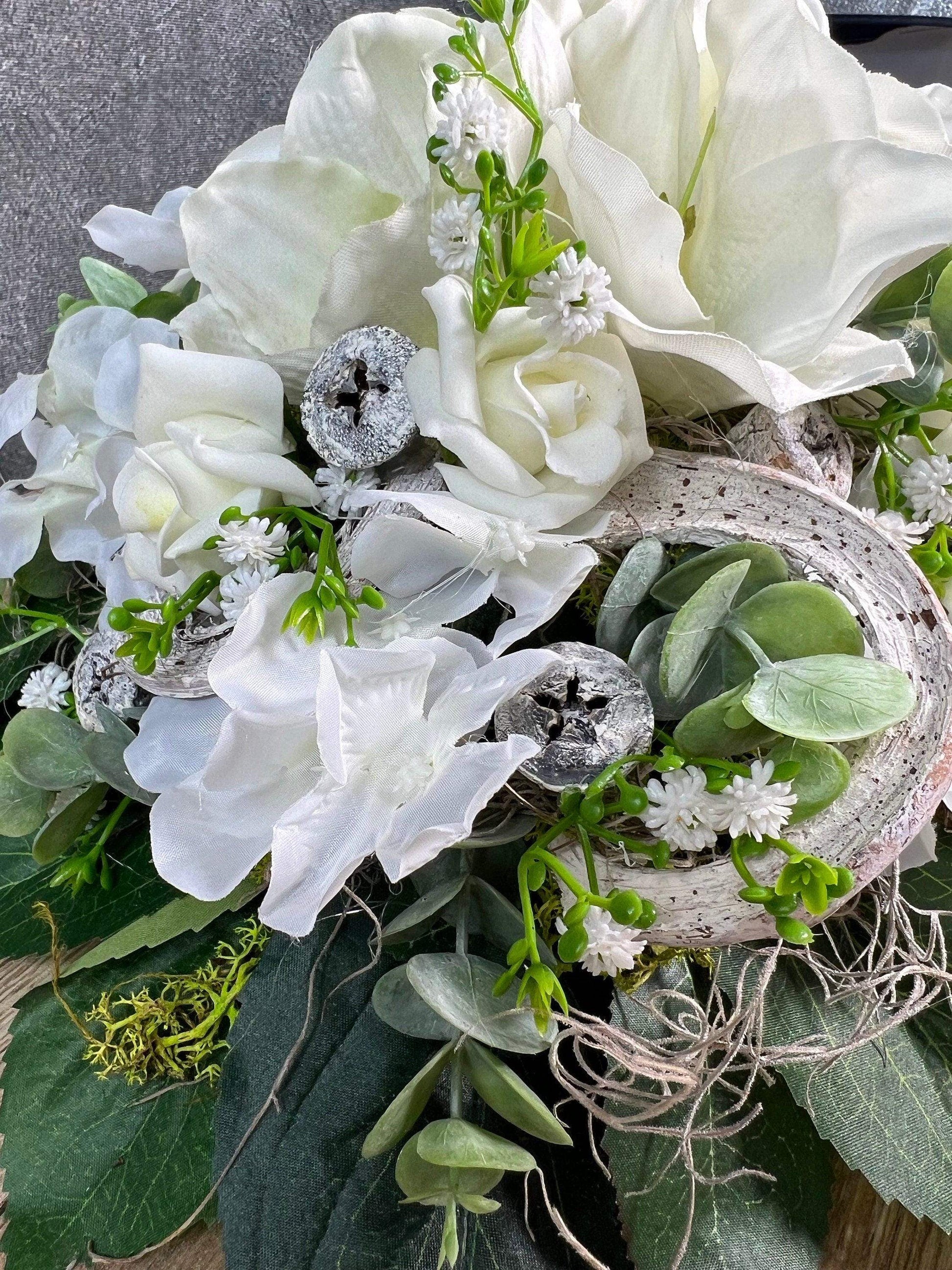Grabgesteck Grabschmuck Gesteck Grab Allerheiligen extra Schwer Grave Arrangument grave flowers longlasting Grabdeko Grabdekoration – handgemacht aus Seiden- und Kunstblumen, langlebig & pflegeleicht von SarahsFlowerStudio