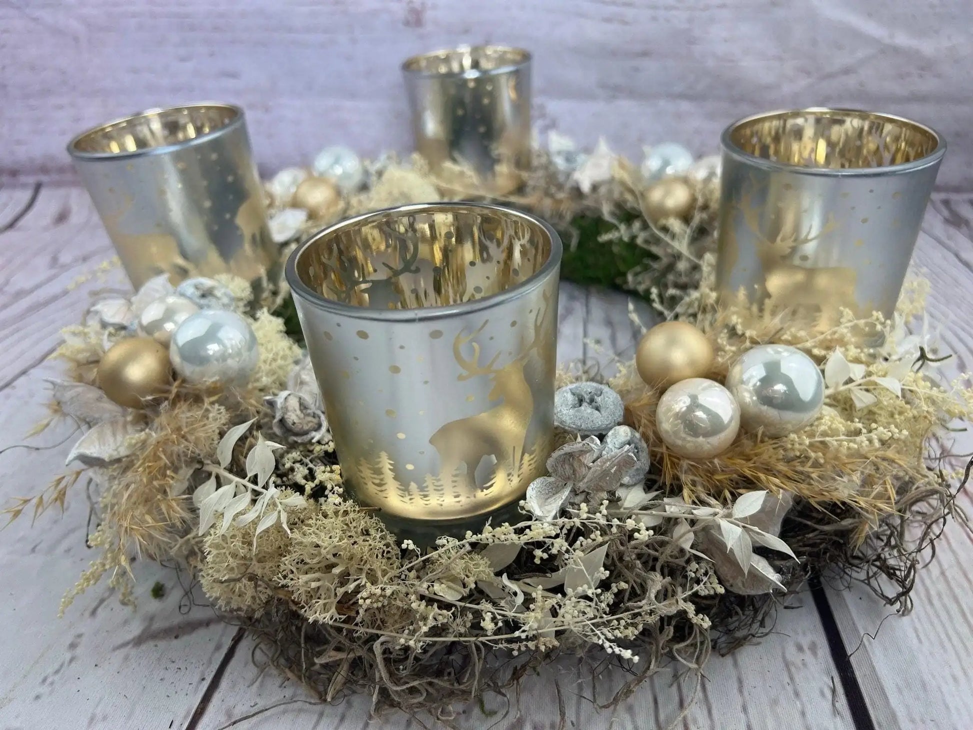 Adventskranz Adventskalender Gläser Windlicht Teelichtgläser Teelichthalter Pampas natürlich Ruskus Zapfen Modern mehrjährig Rund – handgemacht aus Seiden- und Kunstblumen, langlebig & pflegeleicht von SarahsFlowerStudio