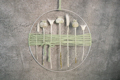 Türkranz Kranz Ring Gräser Wandkranz Trockenblumen Natur natürlich Hoop Fensterdeko – handgemacht aus Seiden- und Kunstblumen, langlebig & pflegeleicht von SarahsFlowerStudio