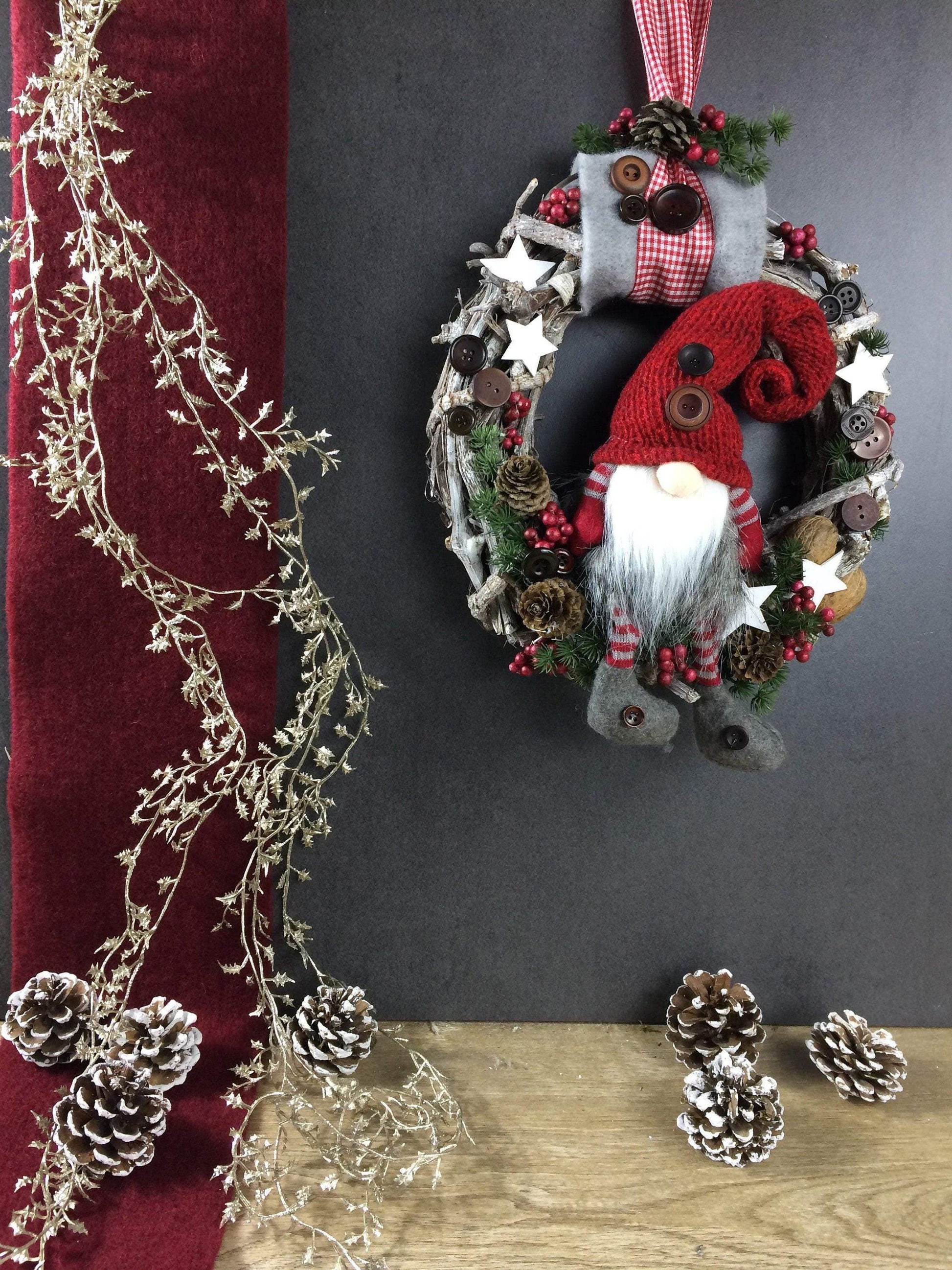 Advent Türkranz Türdeko Türschmuck Weihnachten Weidenkranz Wichtel – handgemacht aus Seiden- und Kunstblumen, langlebig & pflegeleicht von SarahsFlowerStudio