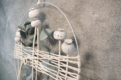 Türkranz Kranz Ring Gräser Wandkranz Trockenblumen Natur natürlich Hoop Fensterdeko – handgemacht aus Seiden- und Kunstblumen, langlebig & pflegeleicht von SarahsFlowerStudio