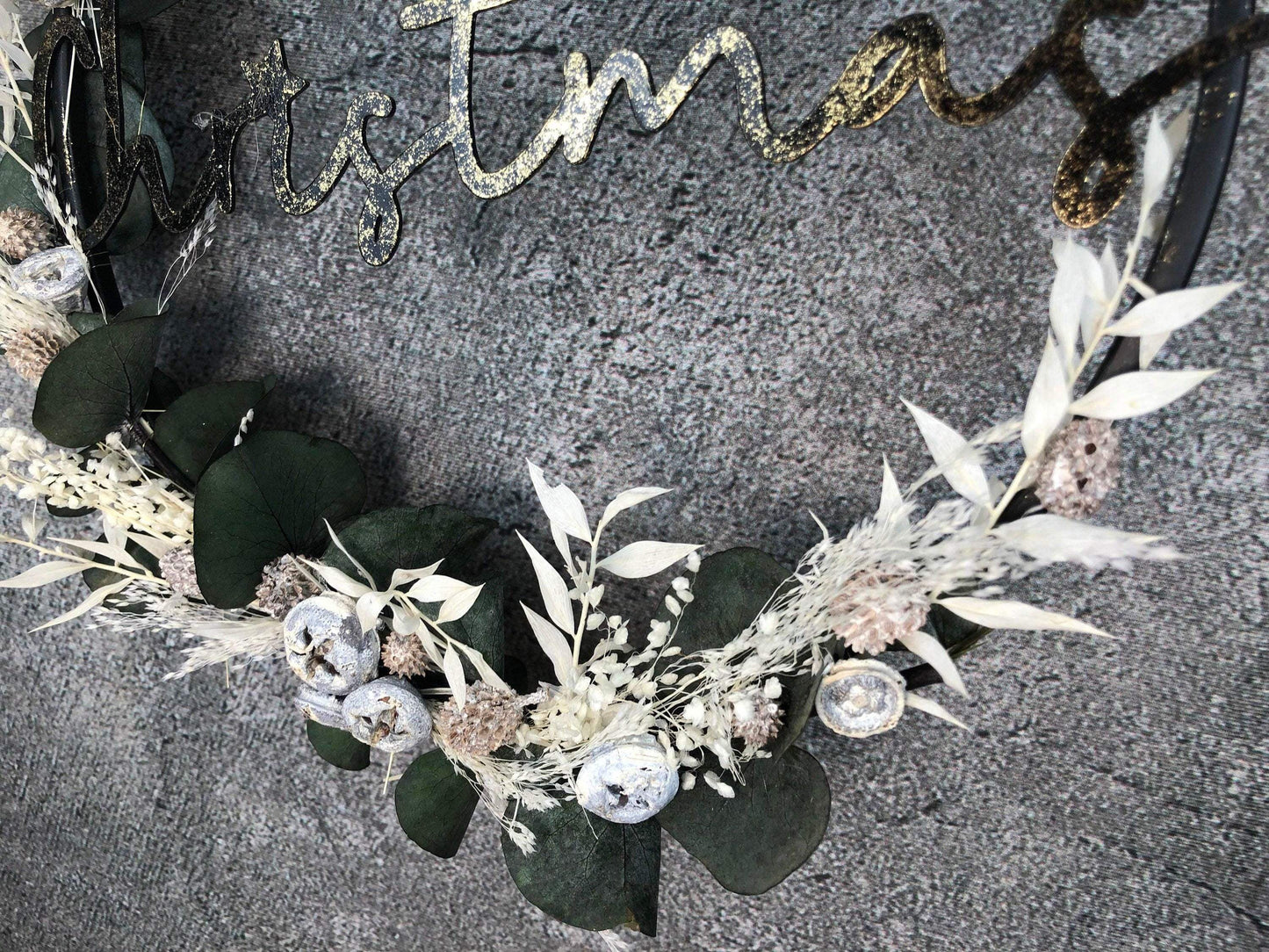Türkranz Kranz Eukalyptus Trockenblumen Christmas Advent Modern Ring Fenster Fensterschmuck Fensterdeko Weihnachten – handgemacht aus Seiden- und Kunstblumen, langlebig & pflegeleicht von SarahsFlowerStudio