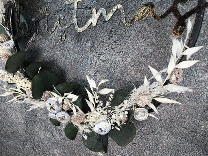 Türkranz Kranz Eukalyptus Trockenblumen Christmas Advent Modern Ring Fenster Fensterschmuck Fensterdeko Weihnachten – handgemacht aus Seiden- und Kunstblumen, langlebig & pflegeleicht von SarahsFlowerStudio