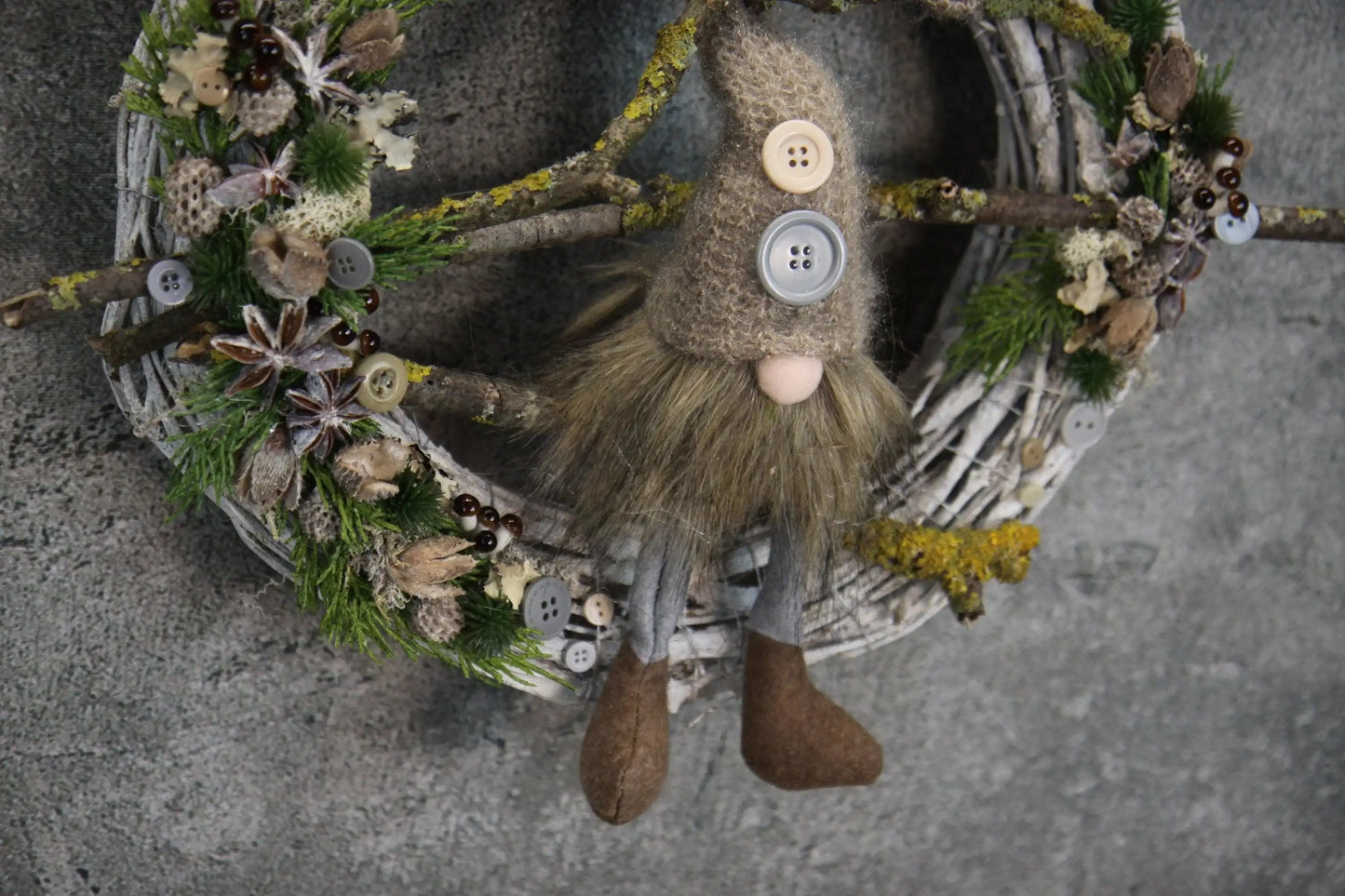 Türkranz Türdeko Türschmuck Weihnachten Weidenkranz Wichtel Zapfen Stern Apfel Tanne Band Modern – handgemacht aus Seiden- und Kunstblumen, langlebig & pflegeleicht von SarahsFlowerStudio