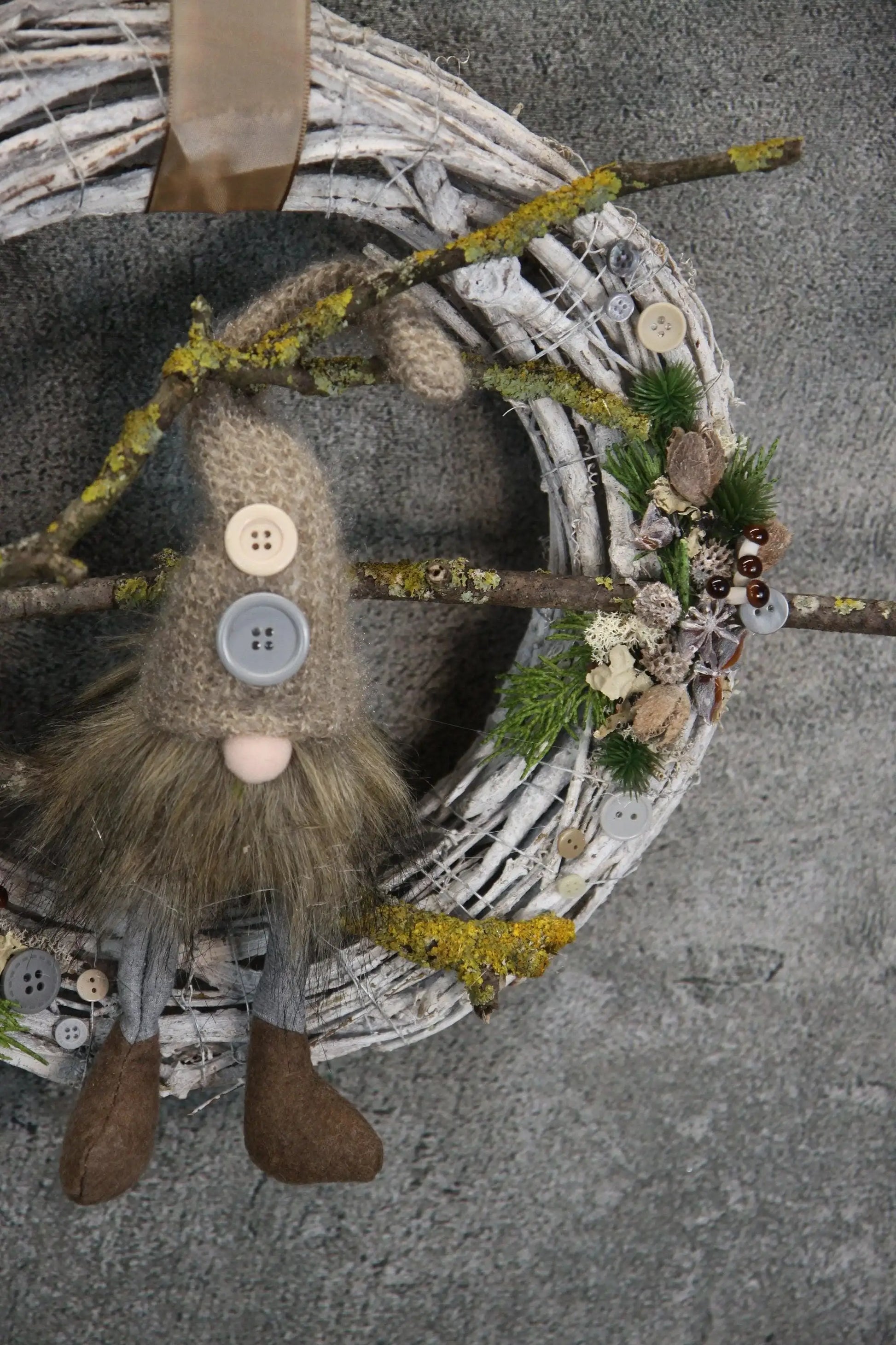 Türkranz Türdeko Türschmuck Weihnachten Weidenkranz Wichtel Zapfen Stern Apfel Tanne Band Modern – handgemacht aus Seiden- und Kunstblumen, langlebig & pflegeleicht von SarahsFlowerStudio