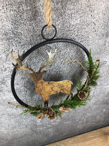 Türkranz Kranz Hirsch Advent Modern Ring Fenster Fensterschmuck Fensterdeko Deko Weihnachten Zapfen Wachszapfen – handgemacht aus Seiden- und Kunstblumen, langlebig & pflegeleicht von SarahsFlowerStudio