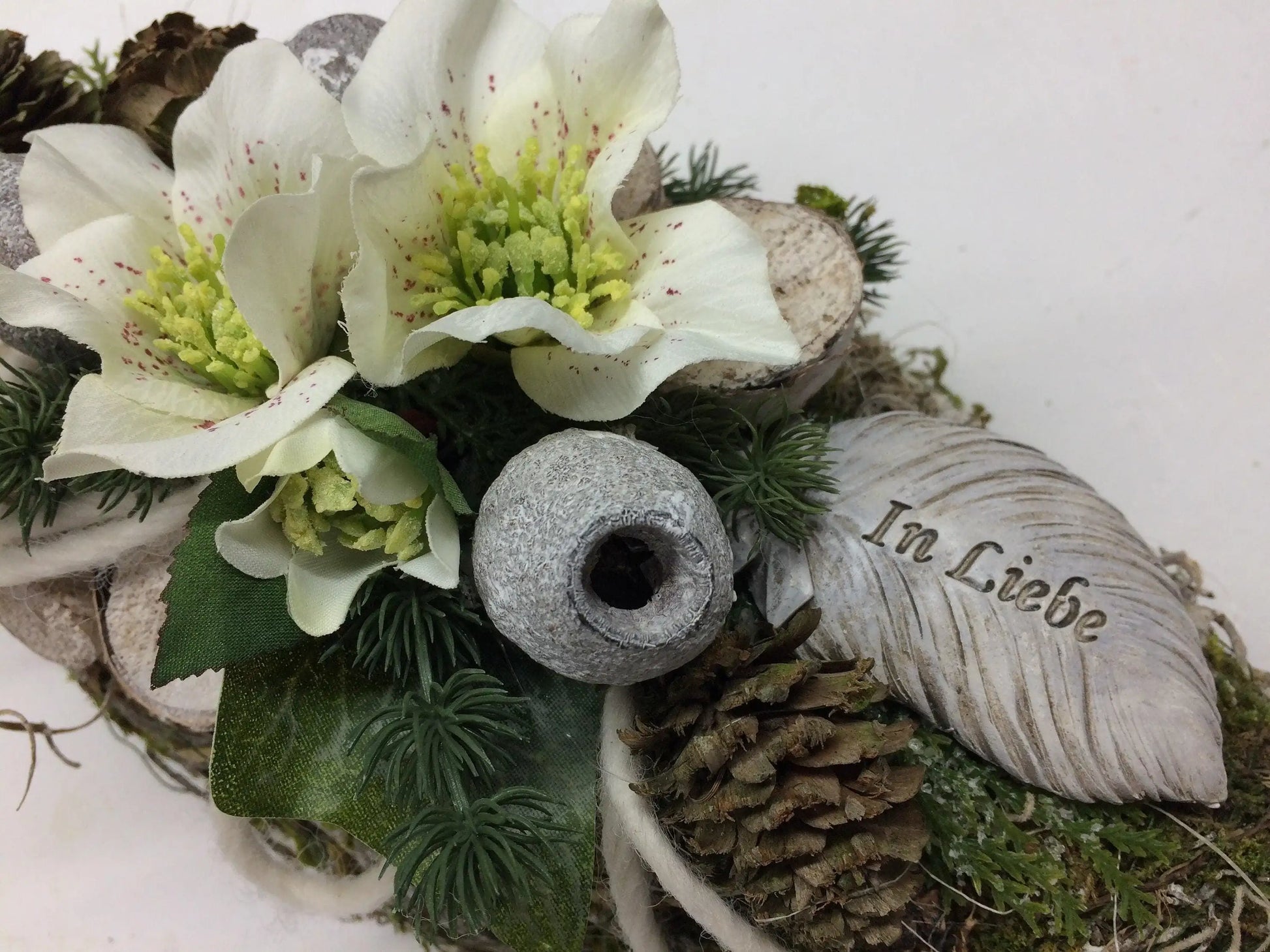 Grabgesteck Grabschmuck 35cm Grabdeko Grabdekoration Allerheiligen – handgemacht aus Seiden- und Kunstblumen, langlebig & pflegeleicht von SarahsFlowerStudio
