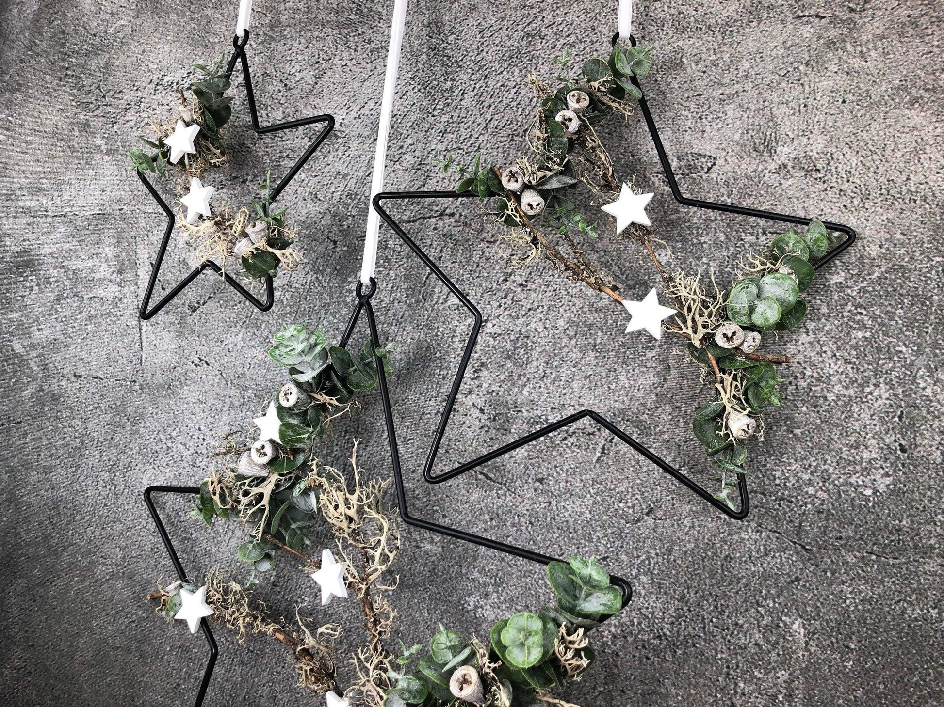 Stern Fensterdeko Türkranz Advent Modern Ring Fenster Fensterschmuck Deko Weihnachten Wandschmuck – handgemacht aus Seiden- und Kunstblumen, langlebig & pflegeleicht von SarahsFlowerStudio