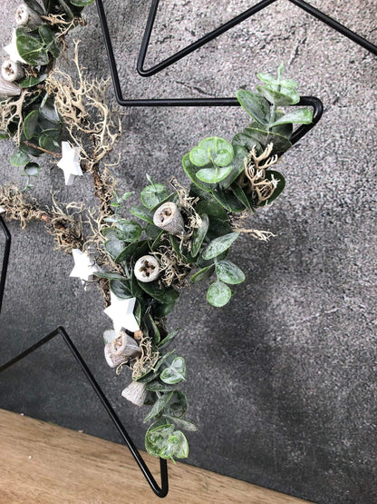 Stern Fensterdeko Türkranz Advent Modern Ring Fenster Fensterschmuck Deko Weihnachten Wandschmuck – handgemacht aus Seiden- und Kunstblumen, langlebig & pflegeleicht von SarahsFlowerStudio