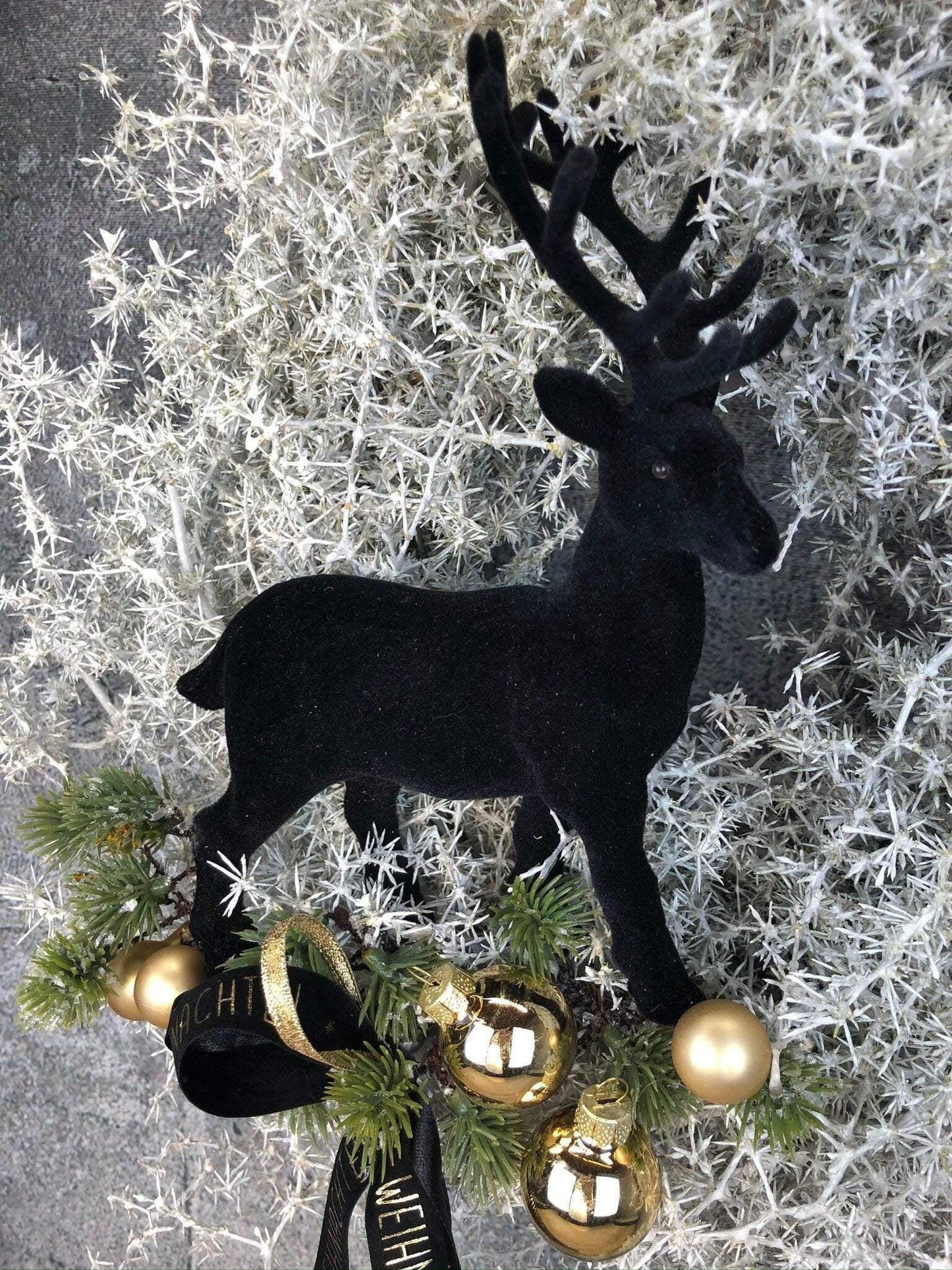 Türkranz Türdeko Türschmuck Weihnachten Asperaguskranz Kranz Hirsch Zapfen Apfel Tanne Band Modern – handgemacht aus Seiden- und Kunstblumen, langlebig & pflegeleicht von SarahsFlowerStudio