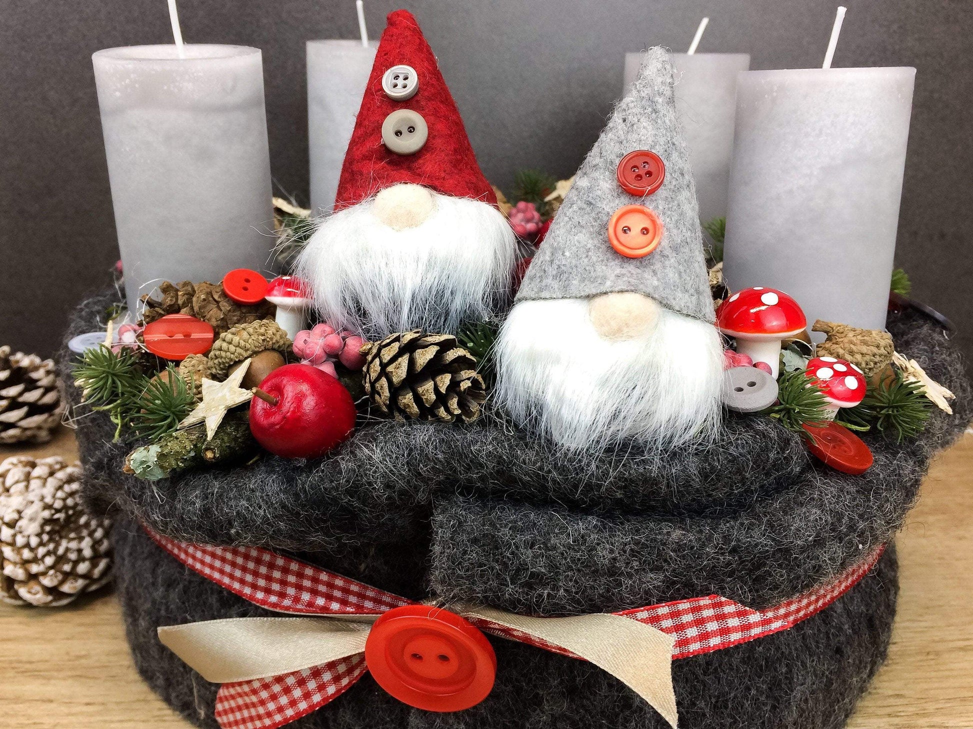 Adventskranz Adventskalender – handgemacht aus Seiden- und Kunstblumen, langlebig & pflegeleicht von SarahsFlowerStudio