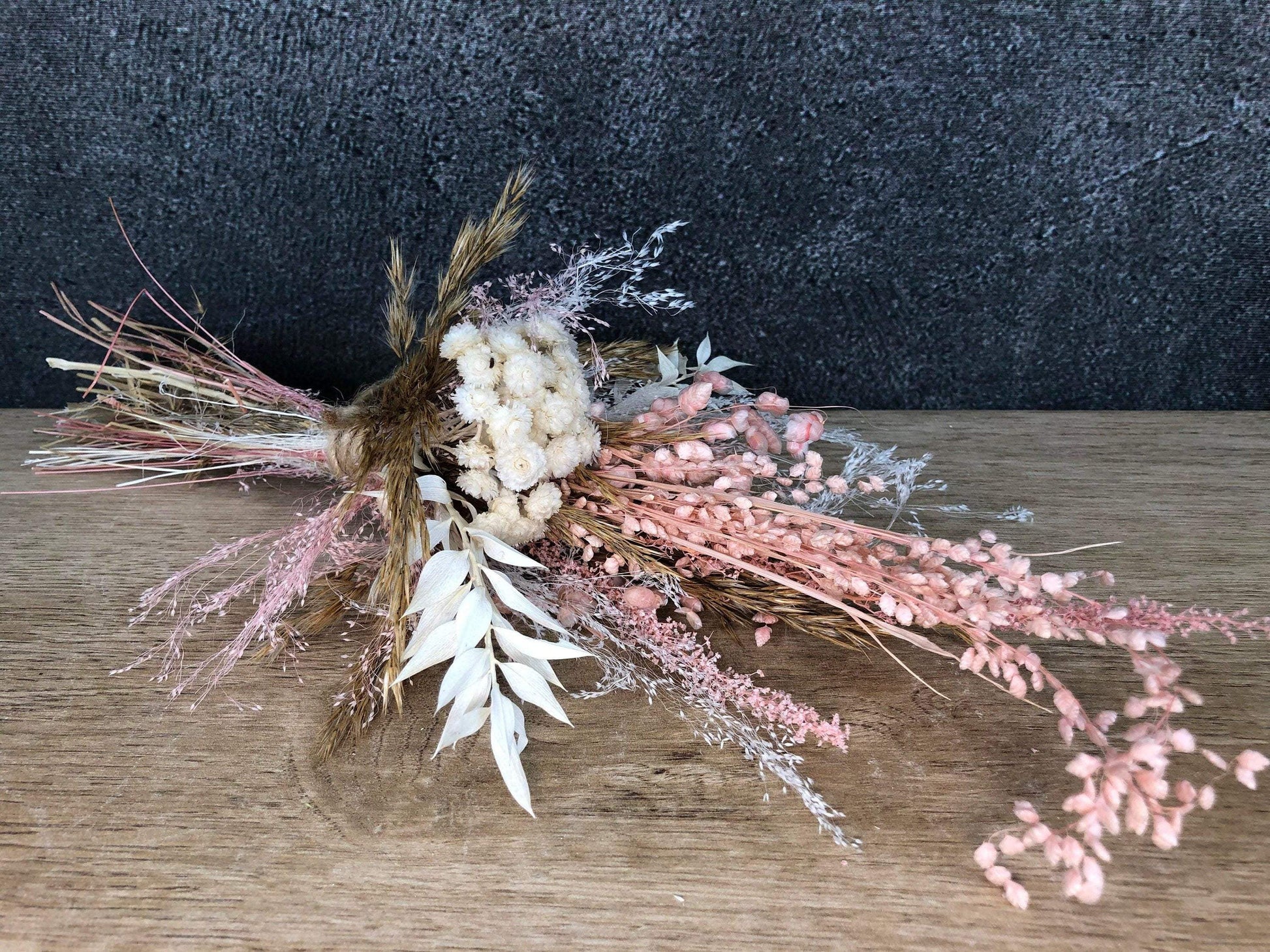 Trockenblumenstrauß Strauß Gräser Gras Gräser Trockenblumen Trockenmaterial Natur natürlich dried bouquet dried Flowers – handgemacht aus Seiden- und Kunstblumen, langlebig & pflegeleicht von SarahsFlowerStudio