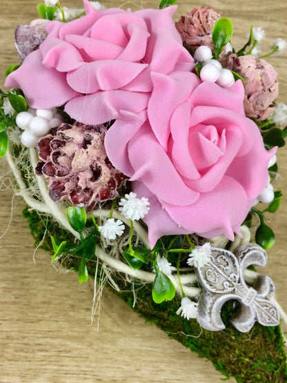 Grabgesteck Grabschmuck Gesteck Herz Moosherz 21x16cm Grabdeko Grabdekoration – handgemacht aus Seiden- und Kunstblumen, langlebig & pflegeleicht von SarahsFlowerStudio
