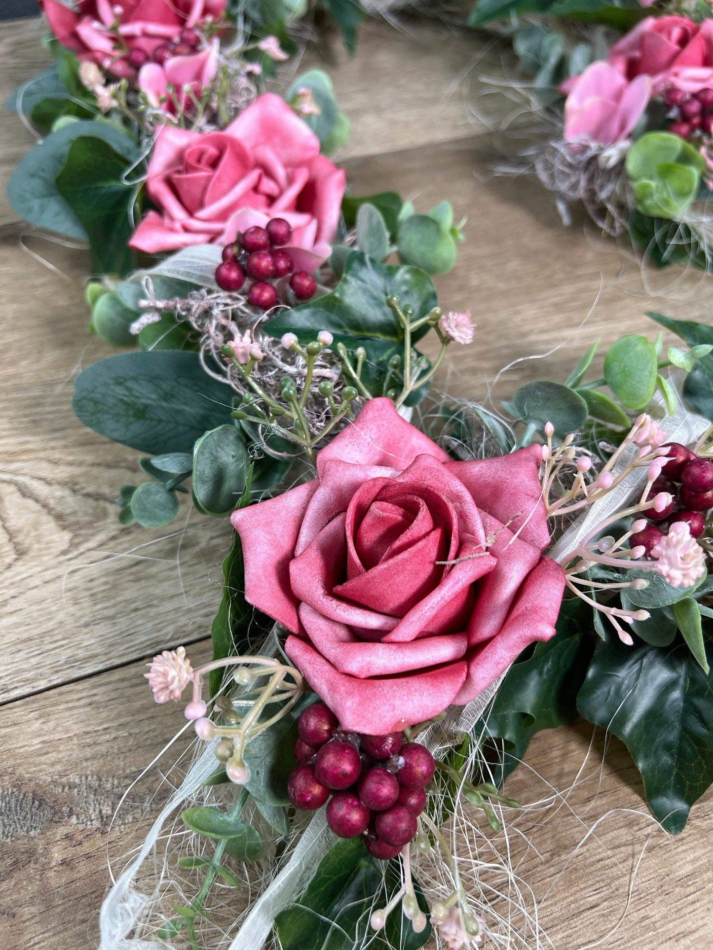 Autoschmuck Set 3 Teilig Herz und Schleifen Rose Eukalyptus Autodekoration Autoblumenschmuck Gesteck Hochzeit Kutsche Schmuck Wedding – handgemacht aus Seiden- und Kunstblumen, langlebig & pflegeleicht von SarahsFlowerStudio