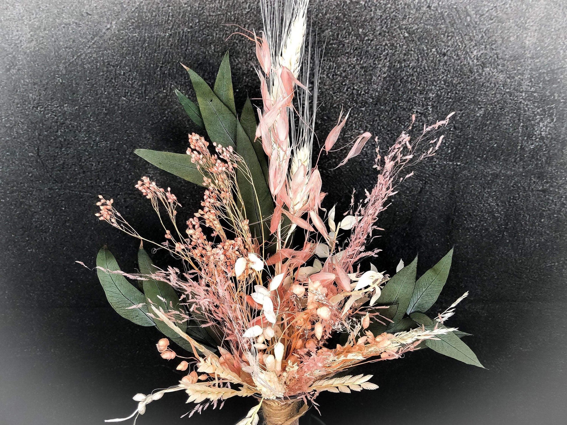 Trockenblumenstrauß Strauß Gräser mit Exoten Eukalyptus Gräser Trockenblumen Trockenmaterial Natur natürlich dried bouquet dried Flowers – handgemacht aus Seiden- und Kunstblumen, langlebig & pflegeleicht von SarahsFlowerStudio
