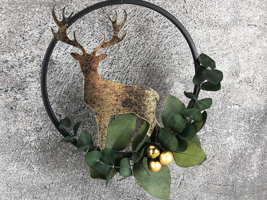 Türkranz Kranz Eukalyptus Christmas Advent Modern Ring Fenster Fensterschmuck Fensterdeko Weihnachten – handgemacht aus Seiden- und Kunstblumen, langlebig & pflegeleicht von SarahsFlowerStudio