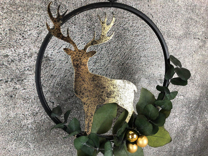 Türkranz Kranz Eukalyptus Christmas Advent Modern Ring Fenster Fensterschmuck Fensterdeko Weihnachten – handgemacht aus Seiden- und Kunstblumen, langlebig & pflegeleicht von SarahsFlowerStudio
