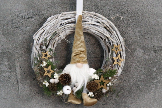 Türkranz Türdeko Türschmuck Weihnachten Weidenkranz Wichtel Zapfen Stern Apfel Tanne Band Modern – handgemacht aus Seiden- und Kunstblumen, langlebig & pflegeleicht von SarahsFlowerStudio