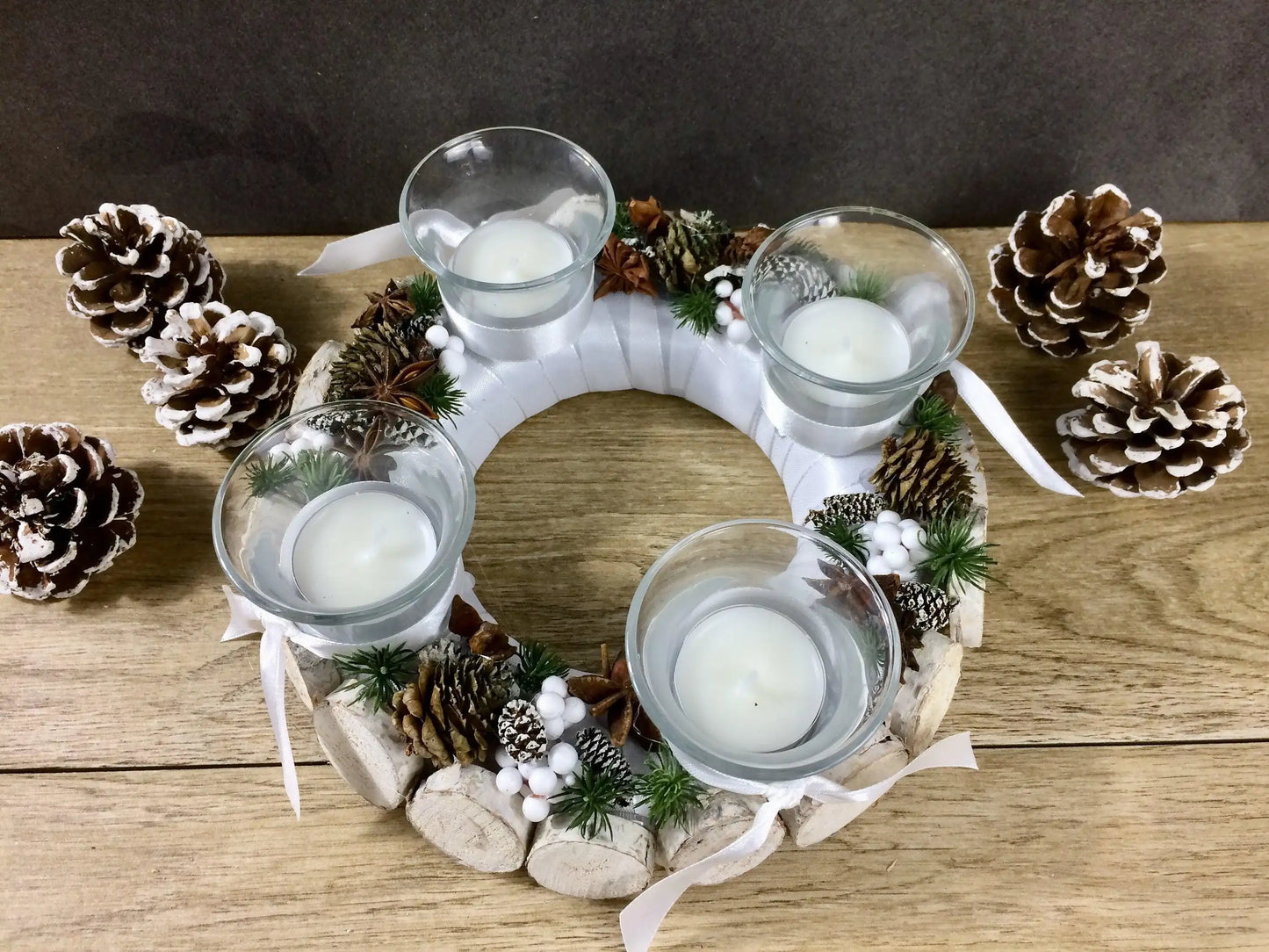 Adventskranz Wunschfarbe Zapfen Birke Wunschfarbe Teelicht Anis Zimt – handgemacht aus Seiden- und Kunstblumen, langlebig & pflegeleicht von SarahsFlowerStudio