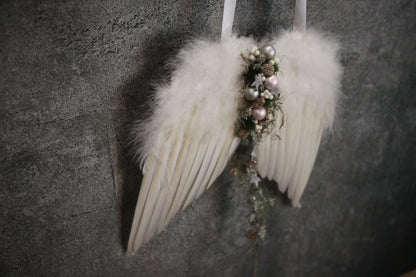 Türkranz Türdeko Türschmuck Weihnachten Weidenkranz Engel Engelsflügel Zapfen Stern Apfel Knöpfe Tanne Band Modern – handgemacht aus Seiden- und Kunstblumen, langlebig & pflegeleicht von SarahsFlowerStudio