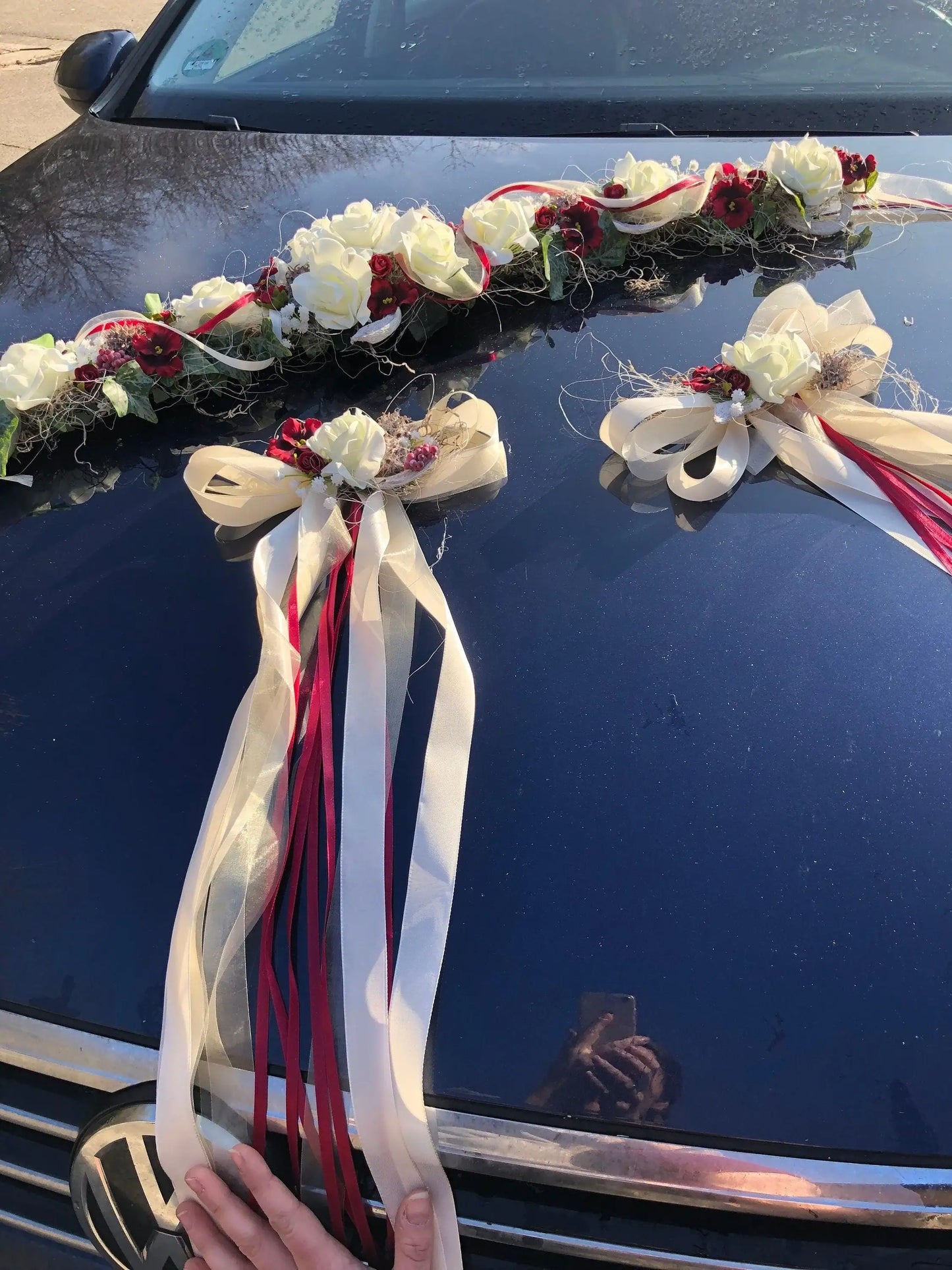 Autoschmuck Set 3 Teilig Gesteck und Schleifen Autodekoration Hochzeit Rose Efeu Schleife Schleifen Dekoration Hochzeit – handgemacht aus Seiden- und Kunstblumen, langlebig & pflegeleicht von SarahsFlowerStudio