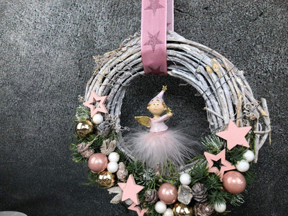 Türkranz Engel Engelchen Advent Kranz Rosa Türdekoration Stern Kugeln Weihnachten Weidenkranz – handgemacht aus Seiden- und Kunstblumen, langlebig & pflegeleicht von SarahsFlowerStudio