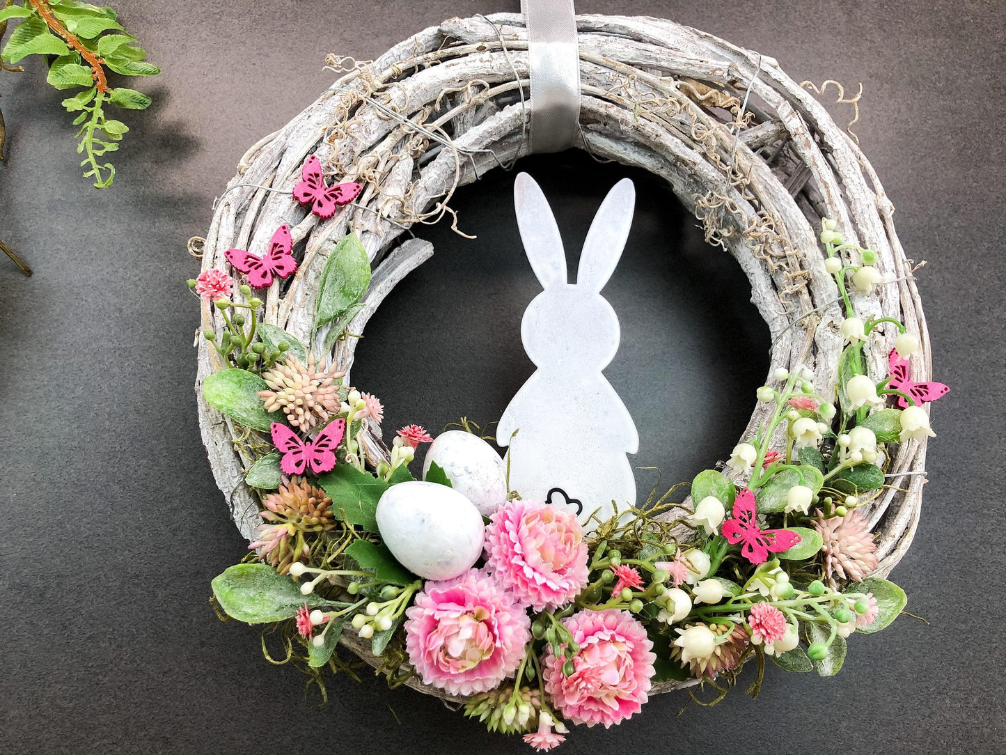 Türkranz Ostern Hasen & Maiglöckchen – Frühlingsdeko Seidenblumen Wunschfarbe – Türkranz – SarahsFlowerStudio