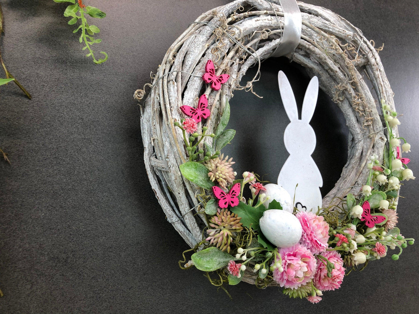 Türkranz Ostern Hasen & Maiglöckchen – Frühlingsdeko Seidenblumen Wunschfarbe – Türkranz – SarahsFlowerStudio