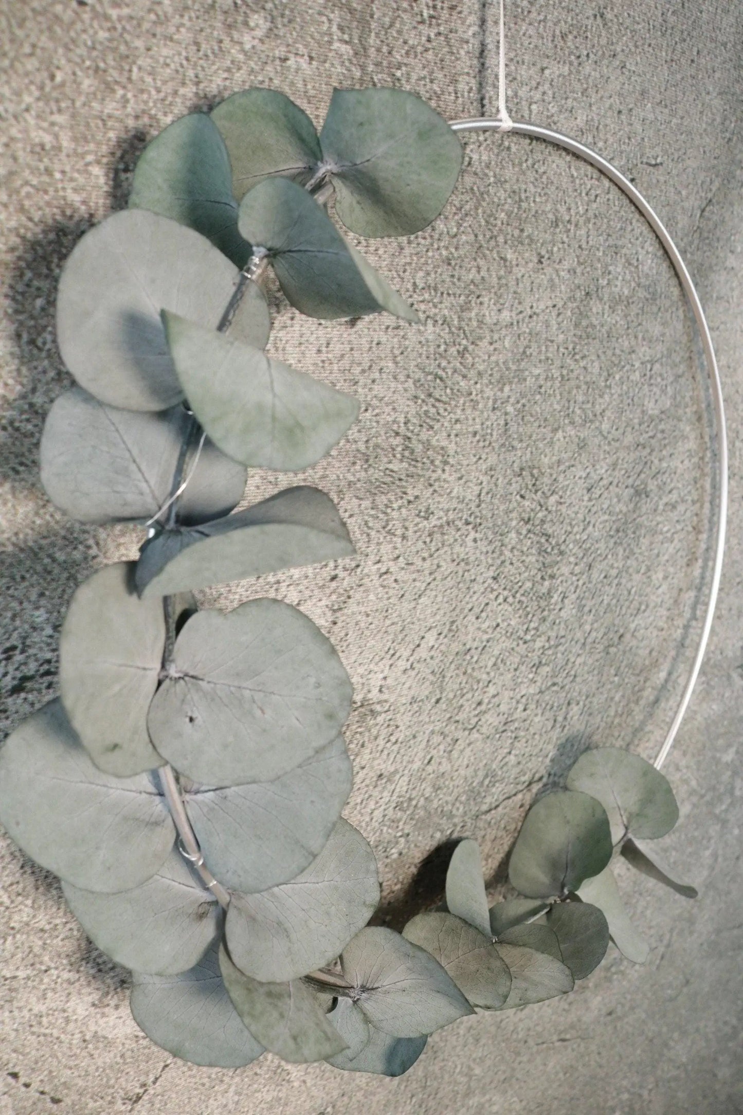 Türkranz Eukalyptus Kranz Ring Wandkranz Trockenblumen Natur Eukalyptus natürlich Hoop Fensterdeko – handgemacht aus Seiden- und Kunstblumen, langlebig & pflegeleicht von SarahsFlowerStudio