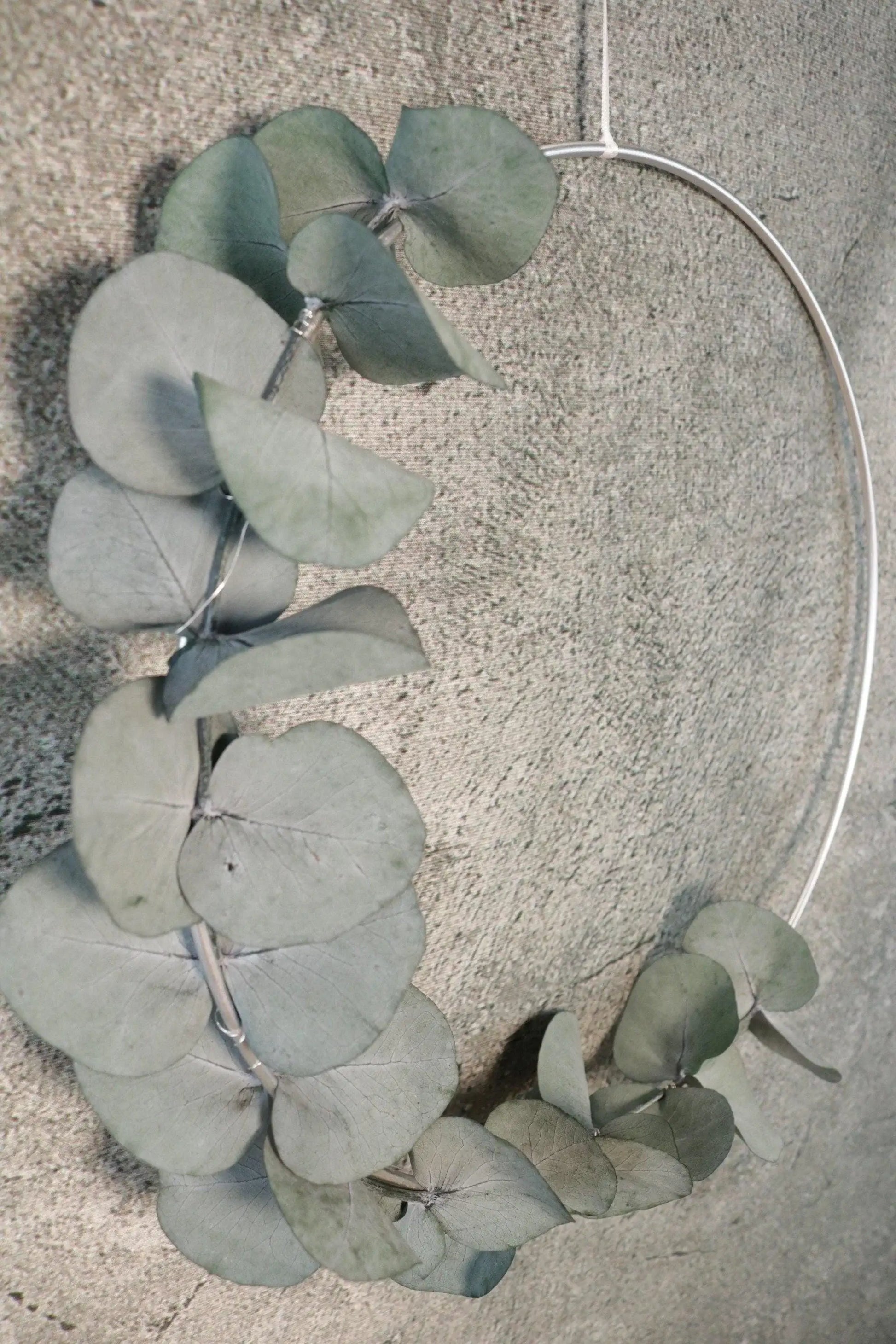 Türkranz Eukalyptus Kranz Ring Wandkranz Trockenblumen Natur Eukalyptus natürlich Hoop Fensterdeko – handgemacht aus Seiden- und Kunstblumen, langlebig & pflegeleicht von SarahsFlowerStudio