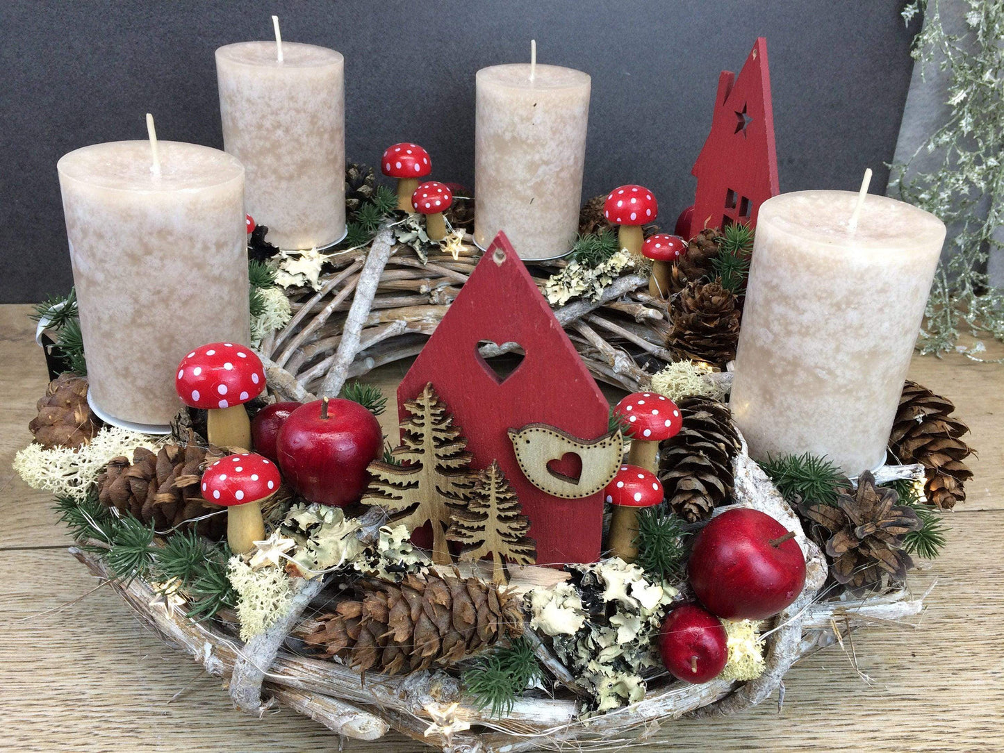 Adventskranz Adventskalender mit 20er LED Lichterkette – handgemacht aus Seiden- und Kunstblumen, langlebig & pflegeleicht von SarahsFlowerStudio