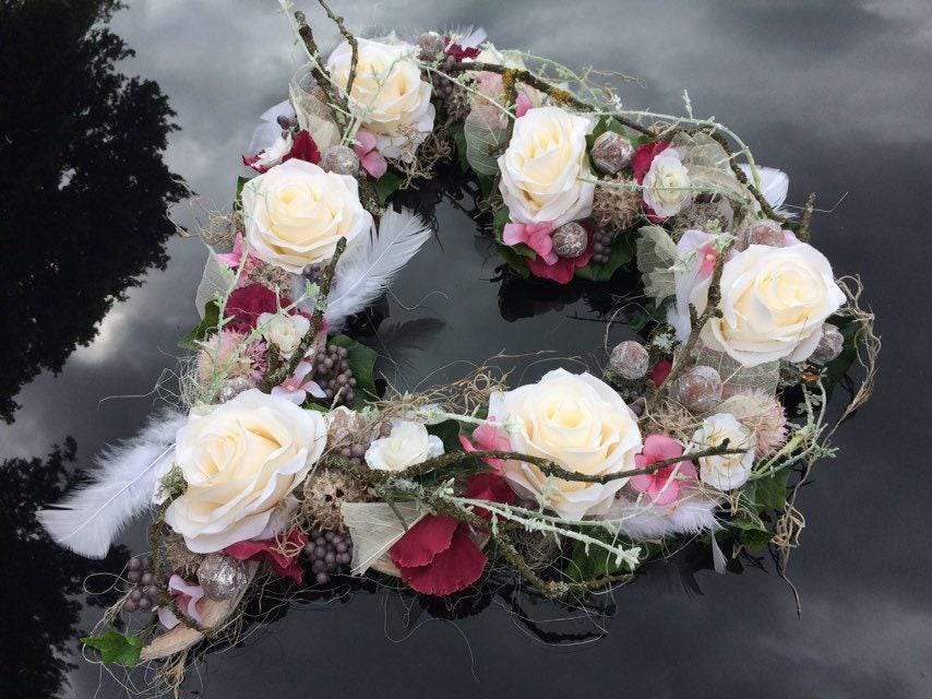 Autoschmuck Set 3 Teilig Herz und Schleifen Autodekoration Autoblumenschmuck Gesteck Hochzeit Kutschen Schmuck Kutschendeko Kutsche Wedding – handgemacht aus Seiden- und Kunstblumen, langlebig & pflegeleicht von SarahsFlowerStudio