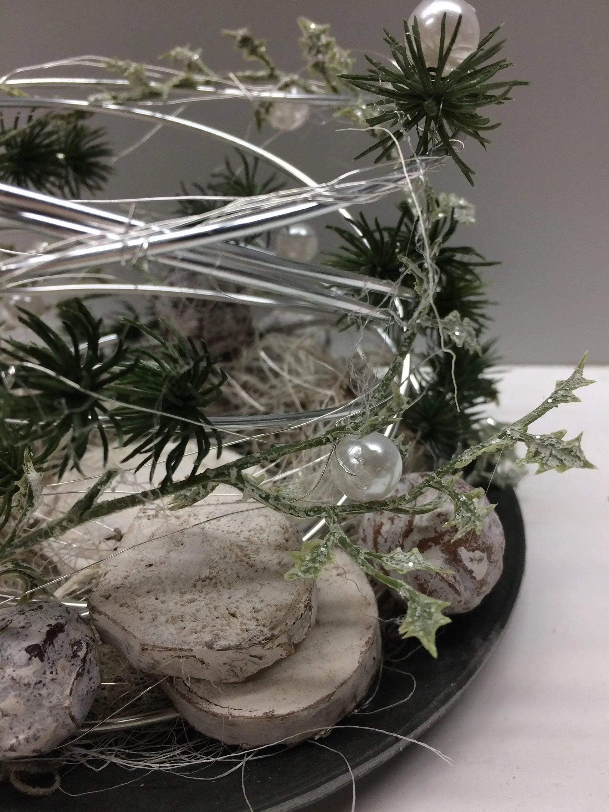 Grabgesteck Florales Windlicht Allerheiligen mit Kerze 20cm Grabdeko Grabdekoration – handgemacht aus Seiden- und Kunstblumen, langlebig & pflegeleicht von SarahsFlowerStudio