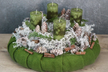 Adventskranz Adventskalender Asparagus Filz Zimt Zapfen Thuja mehrjährig groß rund – handgemacht aus Seiden- und Kunstblumen, langlebig & pflegeleicht von SarahsFlowerStudio