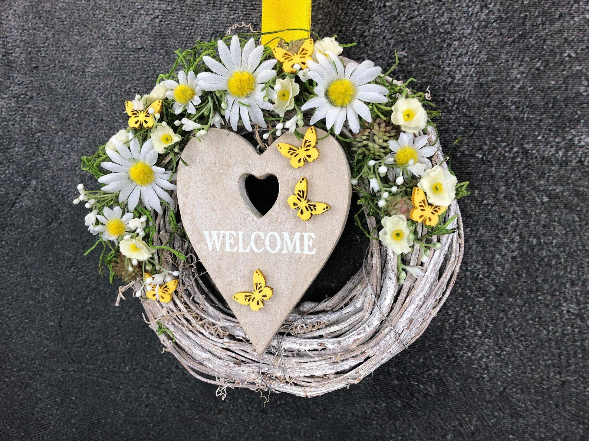 Türkranz Türdeko Türschmuck Herz Welcome Modern ganzjährig Tür Schmuck Schmetterling Herbst – handgemacht aus Seiden- und Kunstblumen, langlebig & pflegeleicht von SarahsFlowerStudio