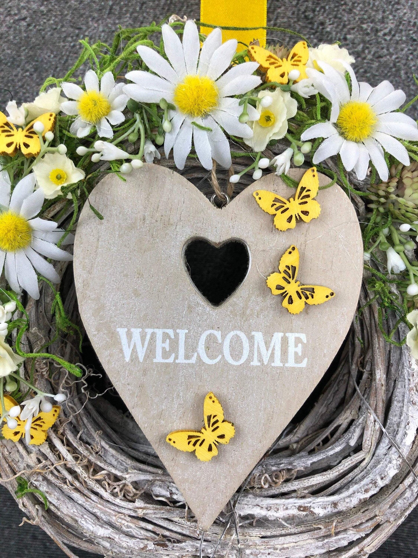 Türkranz Türdeko Türschmuck Herz Welcome Modern ganzjährig Tür Schmuck Schmetterling Herbst – handgemacht aus Seiden- und Kunstblumen, langlebig & pflegeleicht von SarahsFlowerStudio