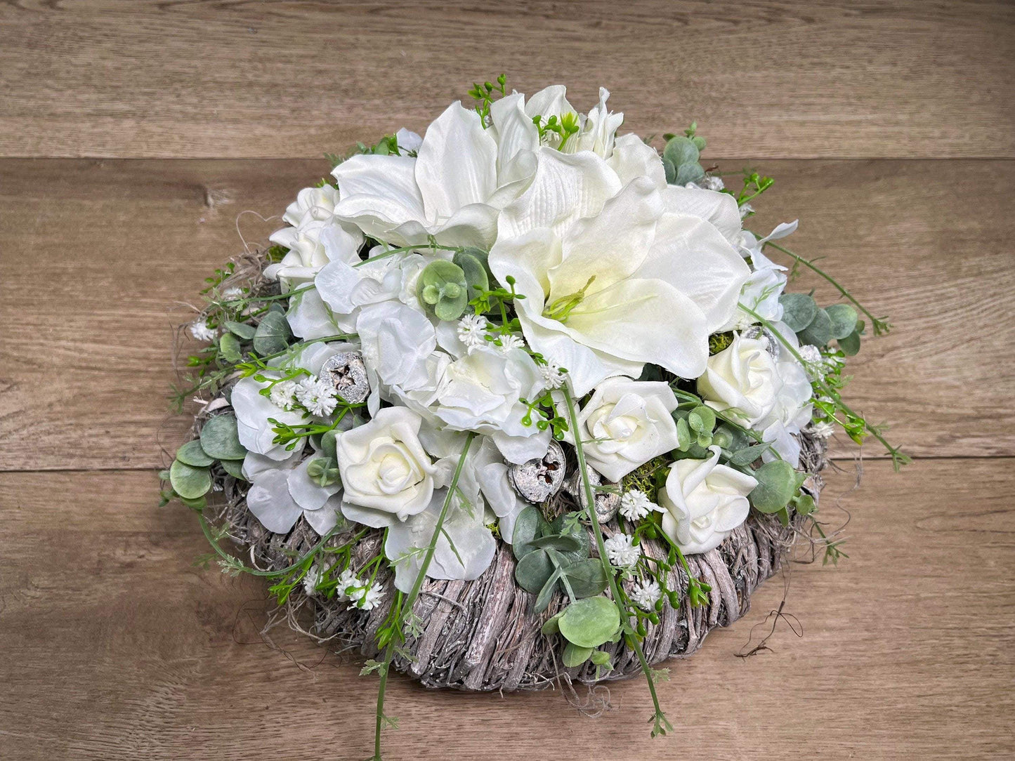 Grabgesteck Grabschmuck Rose Hortensie Amaryllis Eukalyptus Wunschfarbe Grabdeko Grabdekoration Allerheiligen – handgemacht aus Seiden- und Kunstblumen, langlebig & pflegeleicht von SarahsFlowerStudio