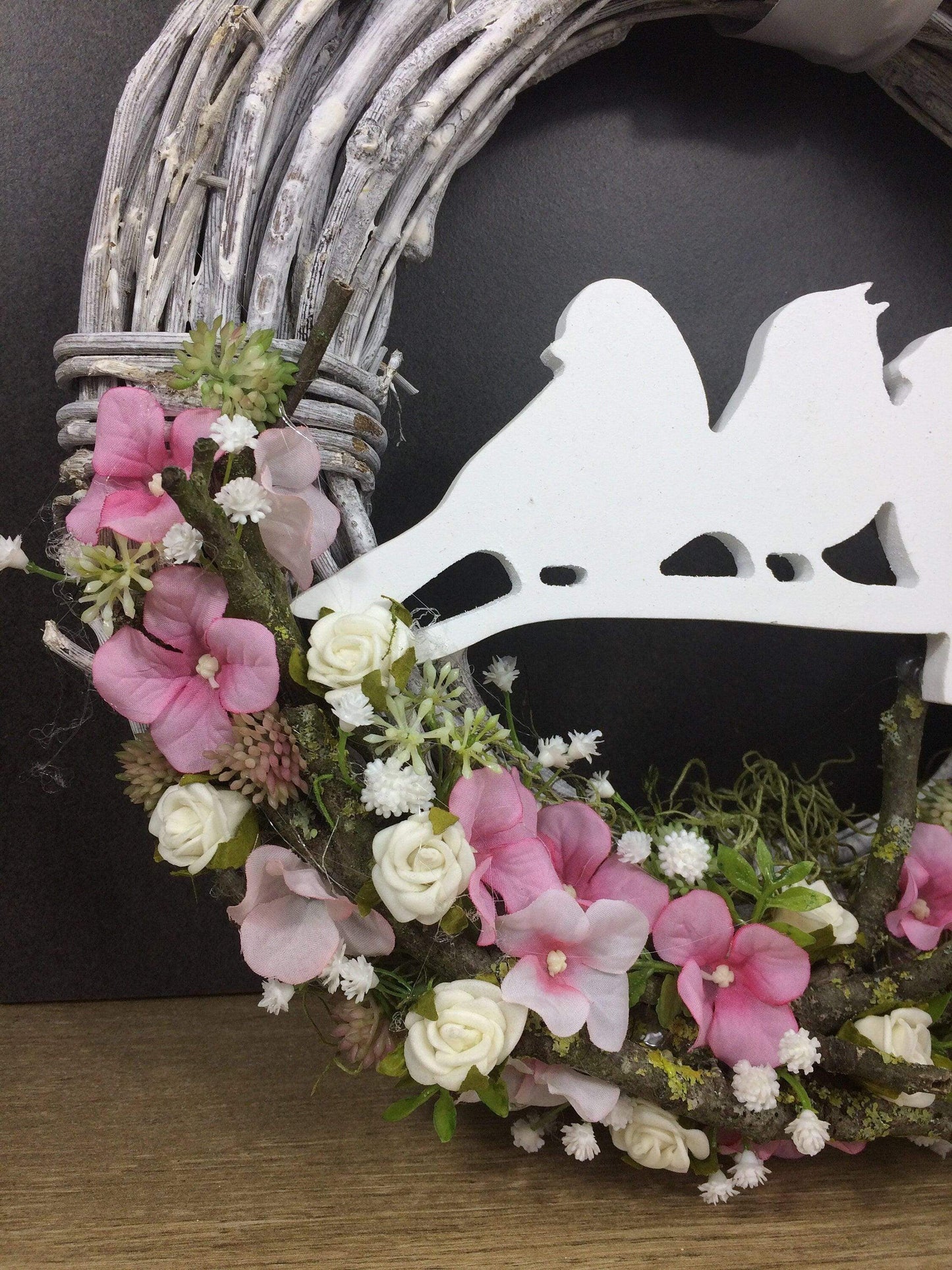 Türkranz 35cm Türdeko Türschmuck Vogel Vögel Hortensie Rosen Schleierkraut ZweigeModern ganzjährig Tür Schmuck Herbst – handgemacht aus Seiden- und Kunstblumen, langlebig & pflegeleicht von SarahsFlowerStudio