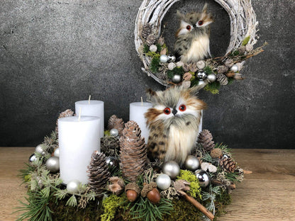 Advent Türkranz Türdeko Türschmuck Weihnachten Eule Kautz Moos Weide Zapfen mit LED – handgemacht aus Seiden- und Kunstblumen, langlebig & pflegeleicht von SarahsFlowerStudio