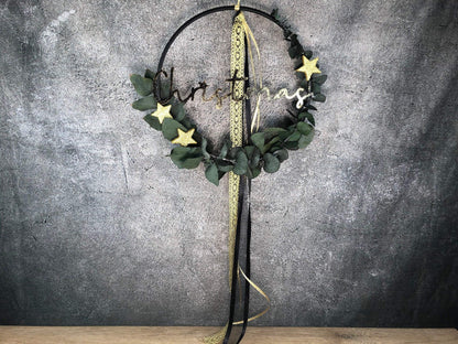 Türkranz Kranz Eukalyptus Christmas Advent Modern Ring Fenster Fensterschmuck Fensterdeko Weihnachten – handgemacht aus Seiden- und Kunstblumen, langlebig & pflegeleicht von SarahsFlowerStudio
