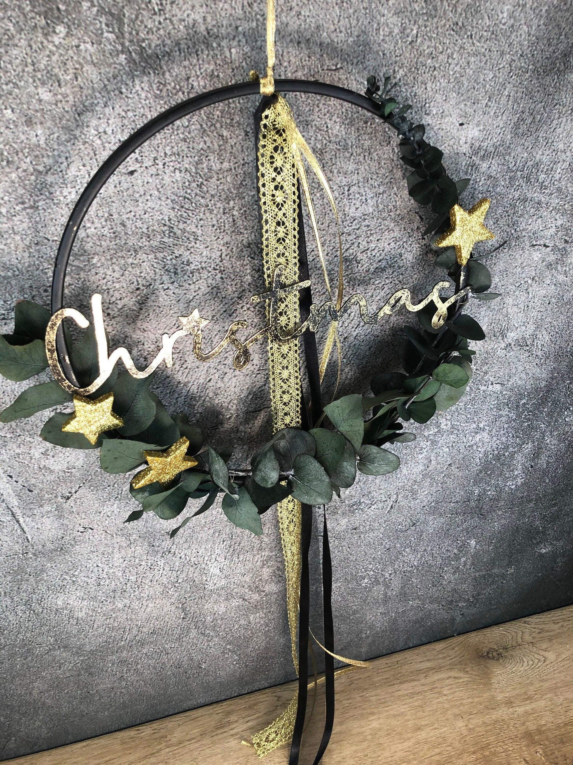 Türkranz Kranz Eukalyptus Christmas Advent Modern Ring Fenster Fensterschmuck Fensterdeko Weihnachten – handgemacht aus Seiden- und Kunstblumen, langlebig & pflegeleicht von SarahsFlowerStudio