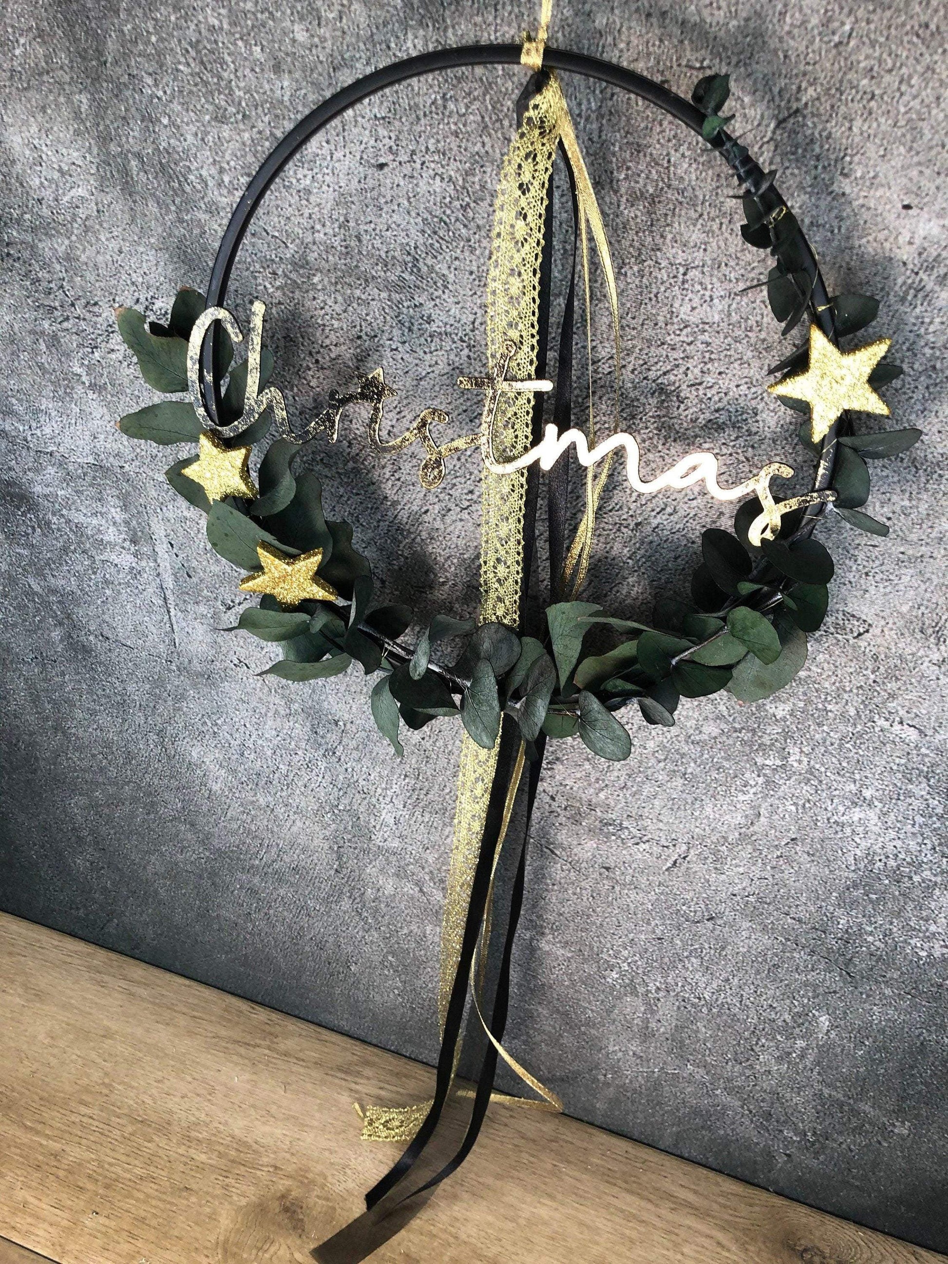 Türkranz Kranz Eukalyptus Christmas Advent Modern Ring Fenster Fensterschmuck Fensterdeko Weihnachten – handgemacht aus Seiden- und Kunstblumen, langlebig & pflegeleicht von SarahsFlowerStudio