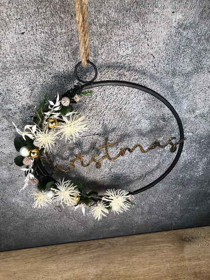 Türkranz Kranz Eukalyptus Christmas Advent Modern Ring Fenster Fensterschmuck Fensterdeko Weihnachten – handgemacht aus Seiden- und Kunstblumen, langlebig & pflegeleicht von SarahsFlowerStudio