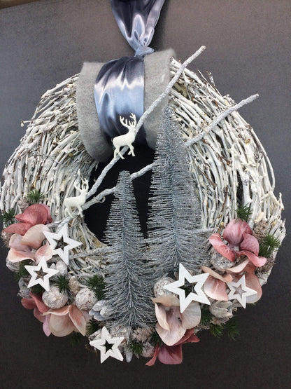 Advent Türkranz Türdeko Türschmuck Weihnachten Weidenkranz Wachskranz Adventskranz Sterne Tannenbaum Hirsch Tanne Filz Draht – handgemacht aus Seiden- und Kunstblumen, langlebig & pflegeleicht von SarahsFlowerStudio