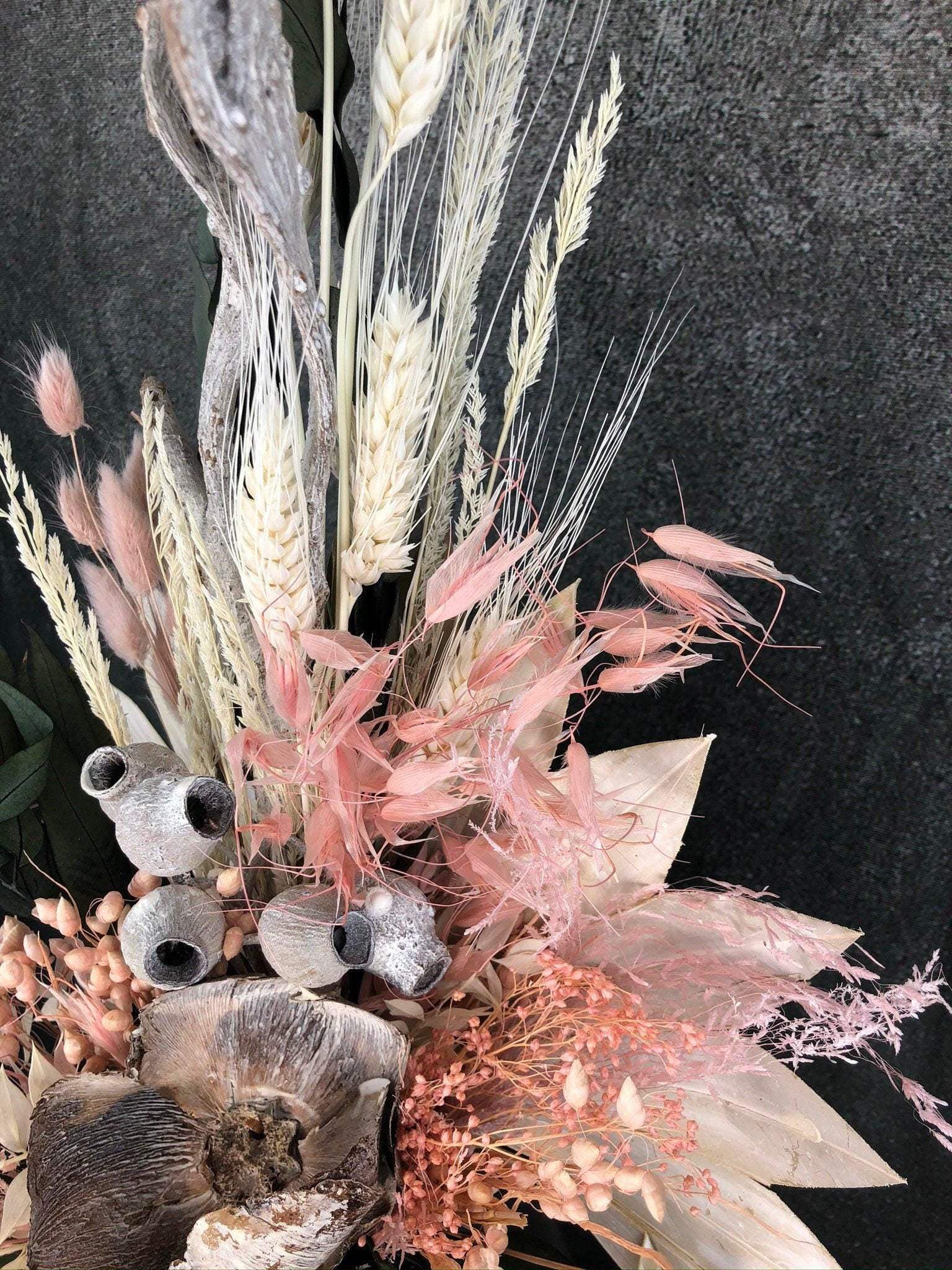 Trockenblumenstrauß Strauß Gräser mit Exoten Tischgesteck Gräser Trockenblumen Trockenmaterial Natur natürlich dried bouquet dried Flowers – handgemacht aus Seiden- und Kunstblumen, langlebig & pflegeleicht von SarahsFlowerStudio
