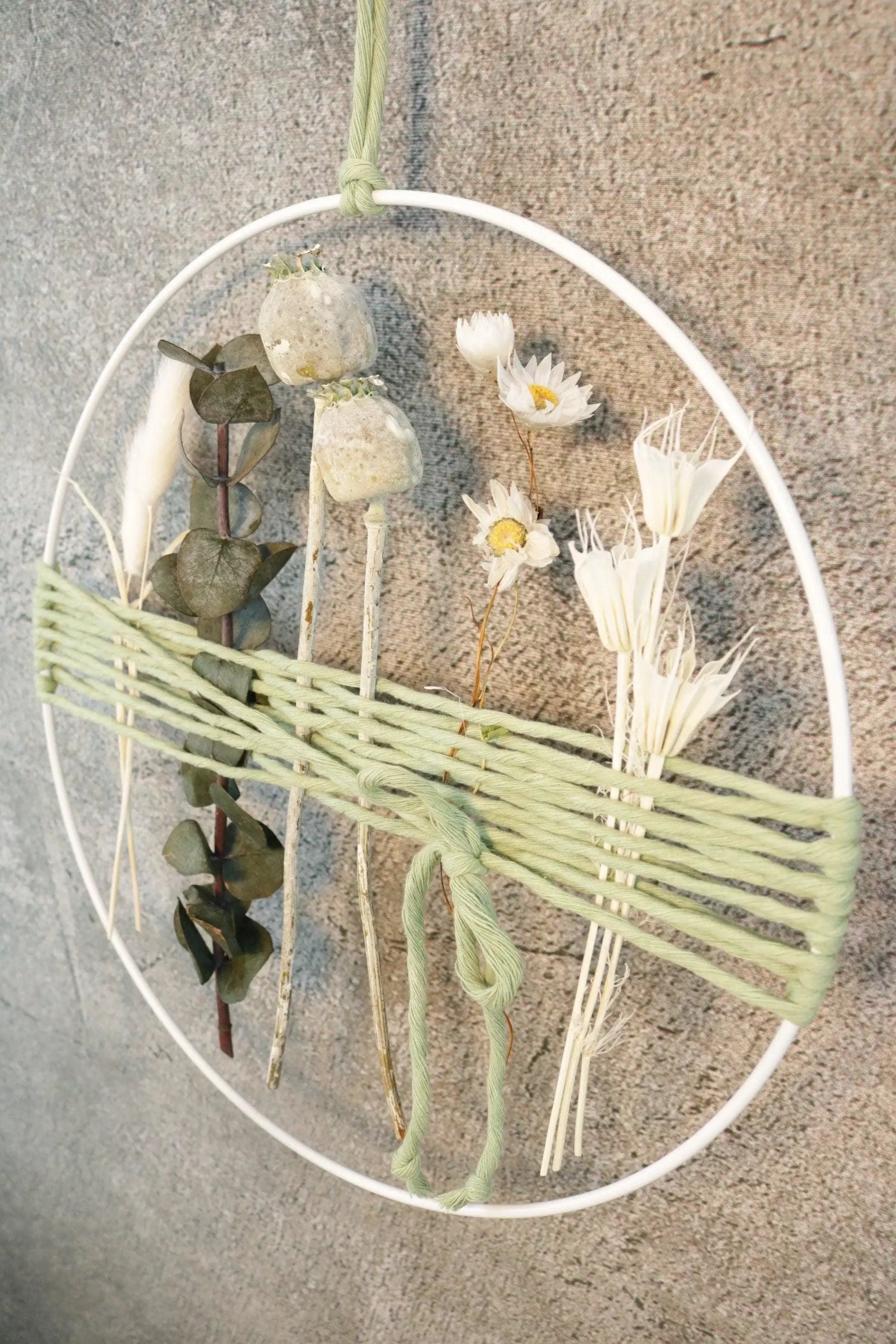 Türkranz Kranz Ring Gräser Wandkranz Trockenblumen Natur natürlich Hoop Fensterdeko – handgemacht aus Seiden- und Kunstblumen, langlebig & pflegeleicht von SarahsFlowerStudio