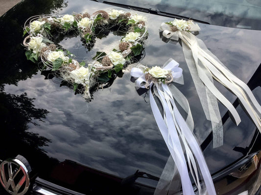 Autoschmuck Set 3 Teilig Herz und Schleifen Autodekoration Autoblumenschmuck Gesteck Hochzeit Kutschen Schmuck Kutschendeko Kutsche Wedding – handgemacht aus Seiden- und Kunstblumen, langlebig & pflegeleicht von SarahsFlowerStudio