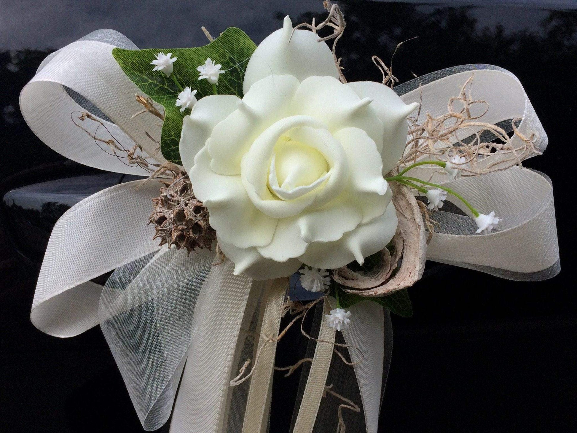 Autoschmuck Set 3 Teilig Herz und Schleifen Autodekoration Autoblumenschmuck Gesteck Hochzeit Kutschen Schmuck Kutschendeko Kutsche Wedding – handgemacht aus Seiden- und Kunstblumen, langlebig & pflegeleicht von SarahsFlowerStudio