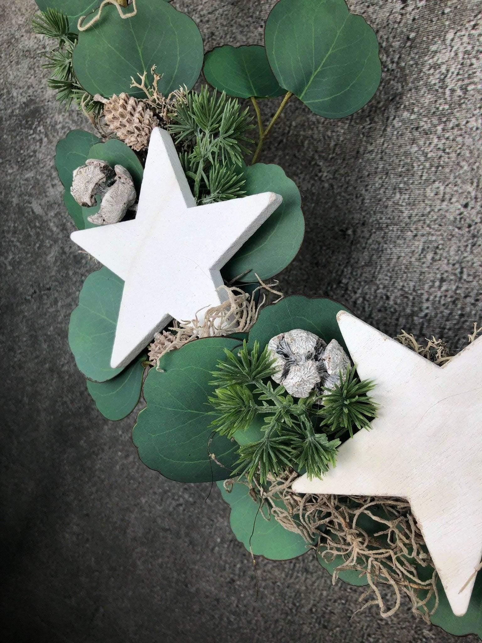 Ring Fensterdeko Eukalyptus Türkranz Advent Modern Ring Fenster Fensterschmuck Deko Weihnachten Wandschmuck – handgemacht aus Seiden- und Kunstblumen, langlebig & pflegeleicht von SarahsFlowerStudio